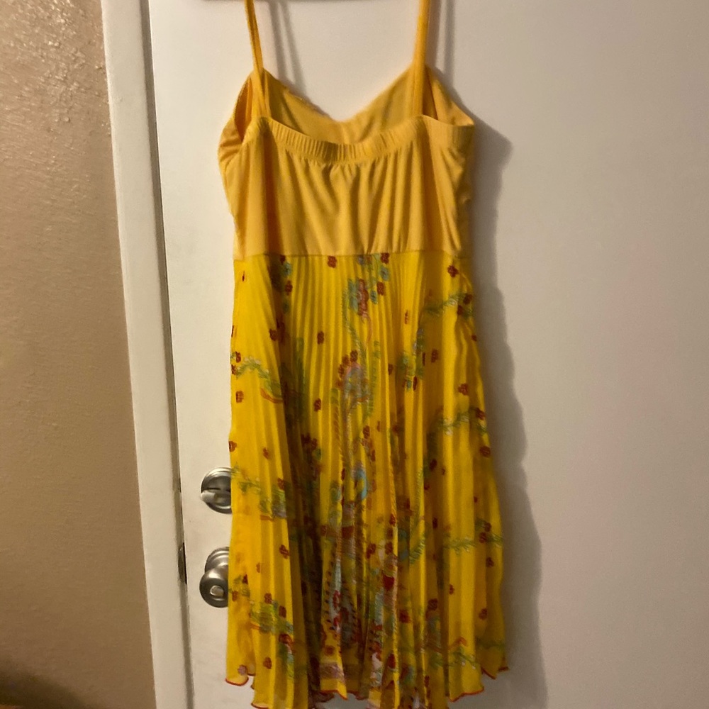 Dress - Picture 2 of 2